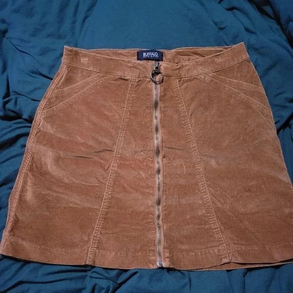 BOGO $5!! Buffalo by David Bitton corduroy zip front mini skirt, camel/Tan, sz 6 - Picture 2 of 5